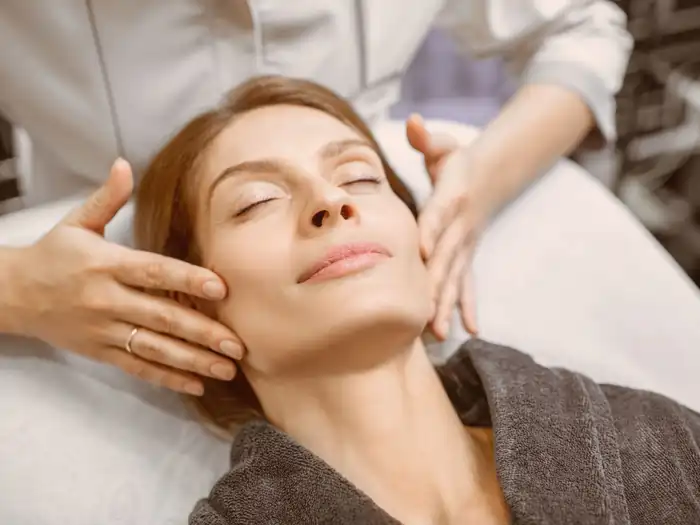 How to Get Rid of Wrinkles Naturally: 7-Day Skincare Guide That Works 5 Facial Massage and Circulation Techniques