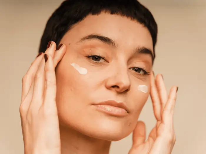 How to Build Your Skincare Routine: Ultimate Dermatologist Recommended Tips 4 Building Your Morning Skin Care Routine